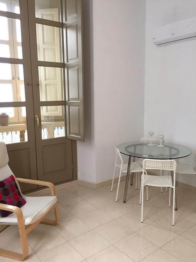 Malama Apartamentos Turisticos Малага Экстерьер фото