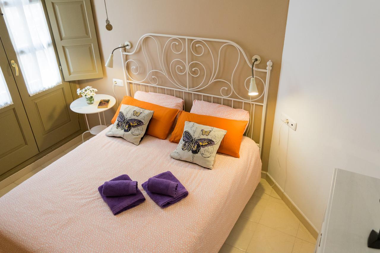 Malama Apartamentos Turisticos Малага Экстерьер фото