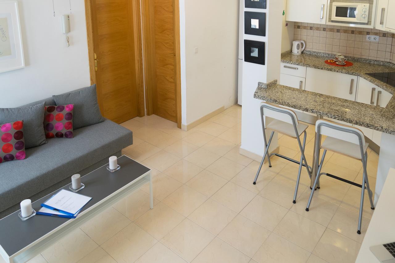 Malama Apartamentos Turisticos Малага Экстерьер фото
