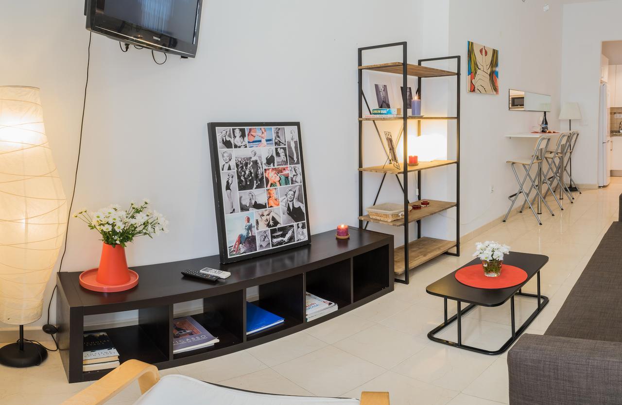 Malama Apartamentos Turisticos Малага Экстерьер фото
