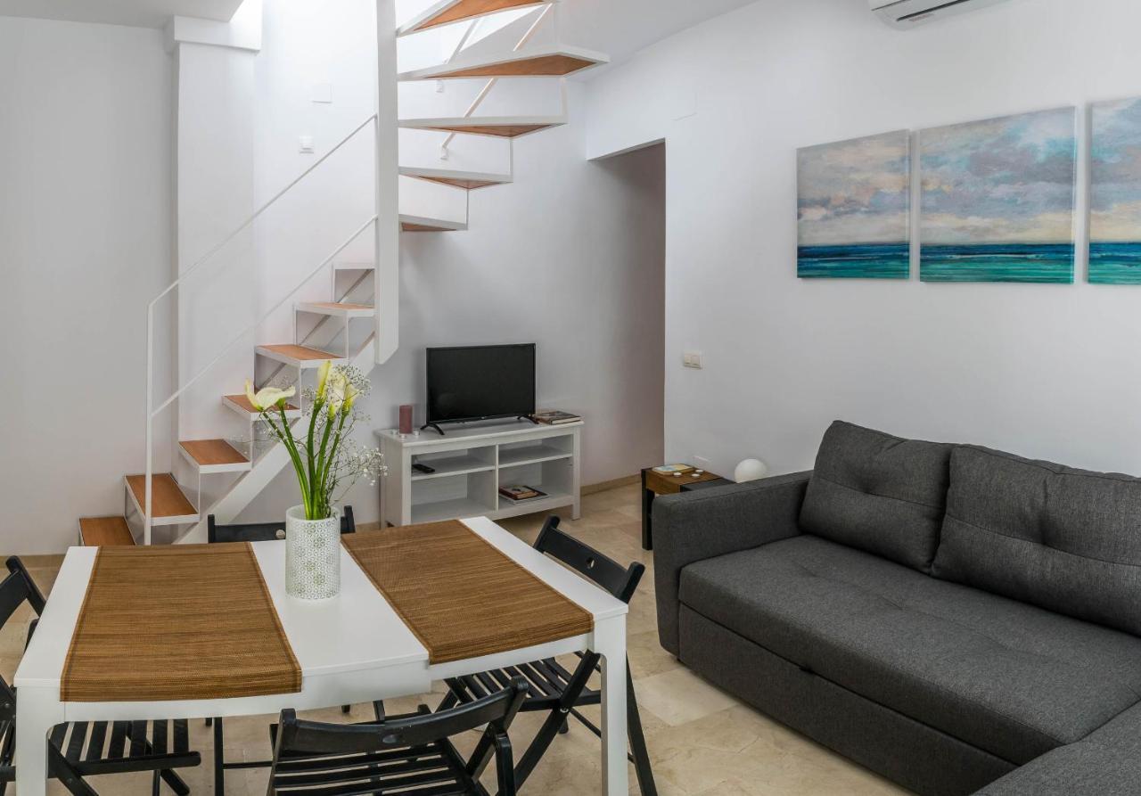 Malama Apartamentos Turisticos Малага Экстерьер фото